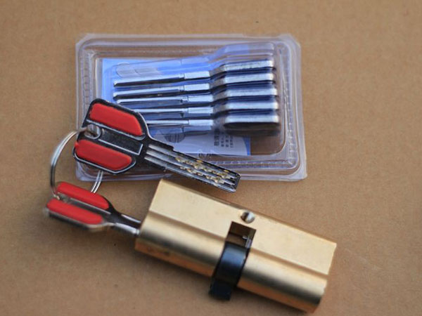 裕安24小时上门开锁公司